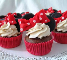 Ale Cupcakes e Doces Personalizados